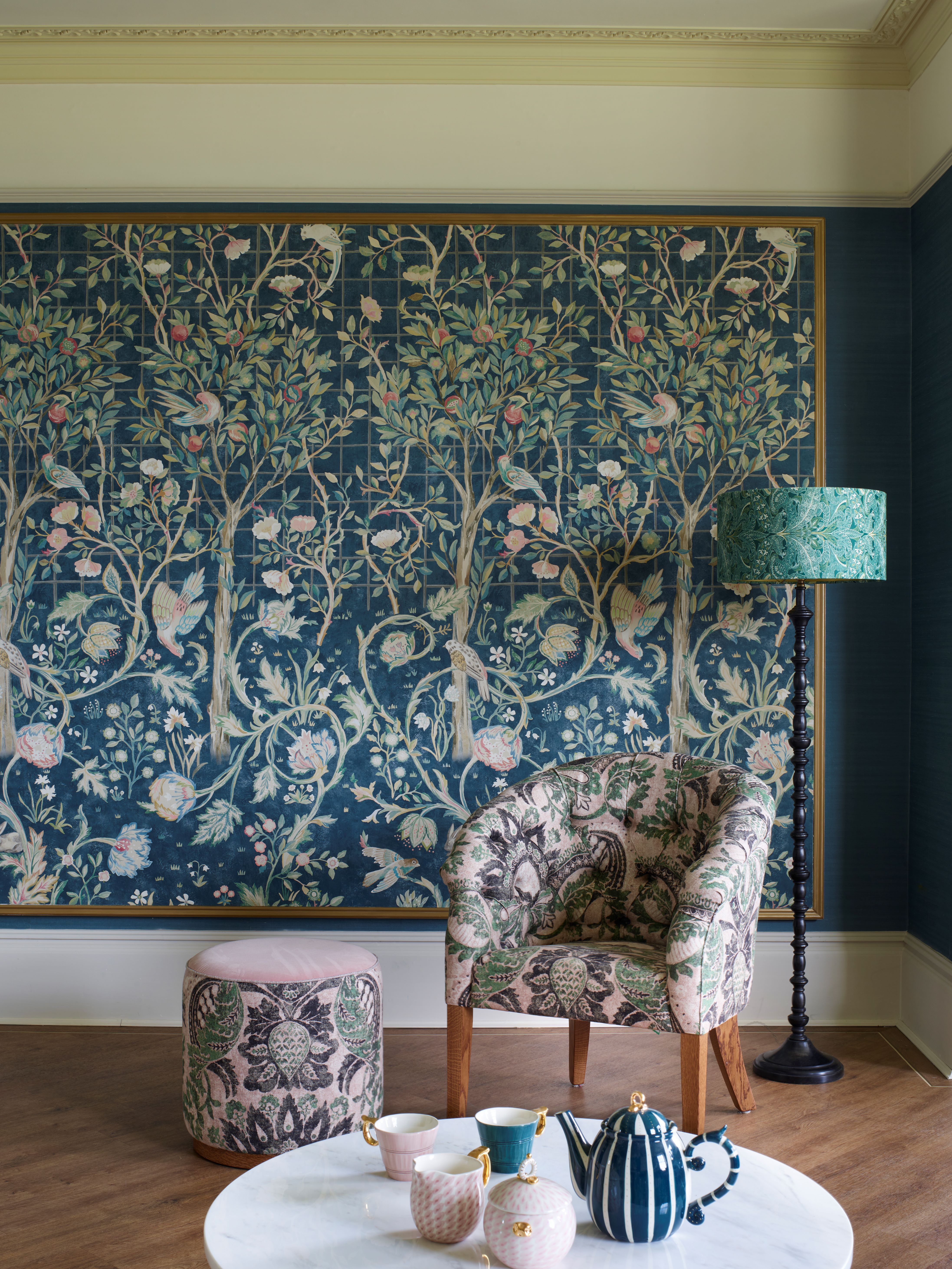 William Morris Wall-panelled Back Drop