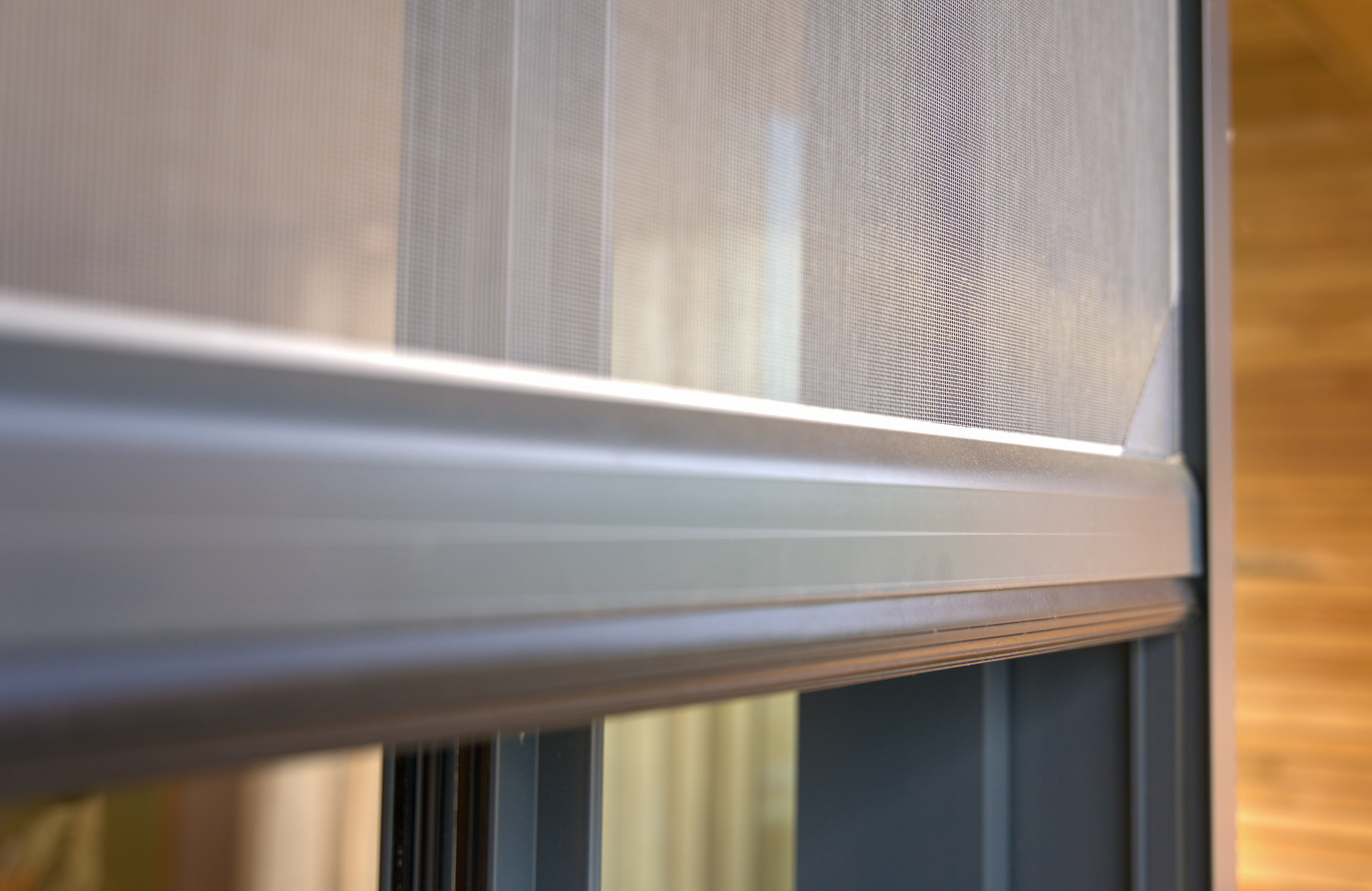 Close up of a Executive power screen drop bar