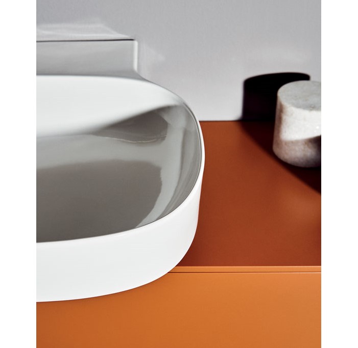 edge of a white sink