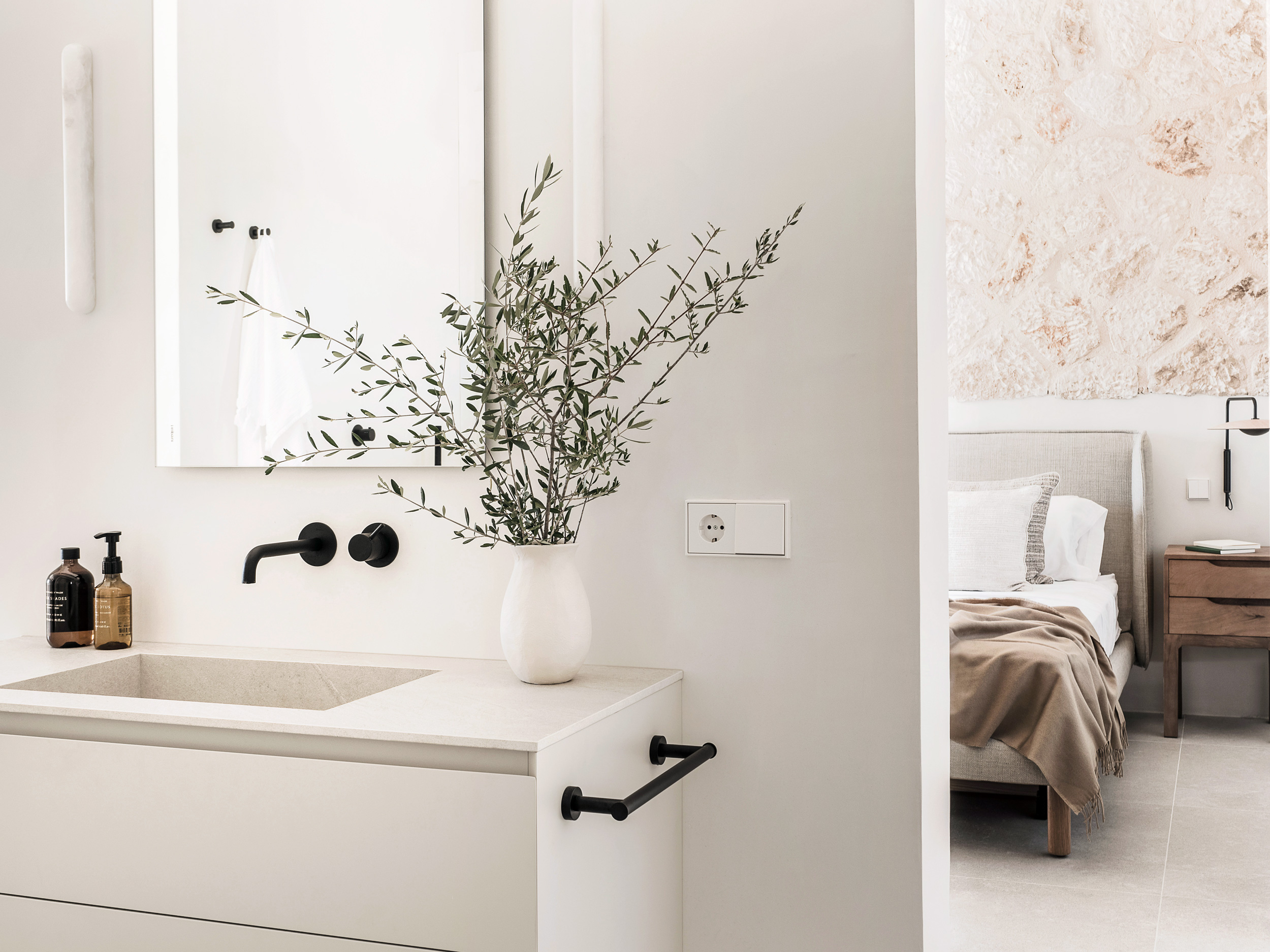 Principal bedroom suite