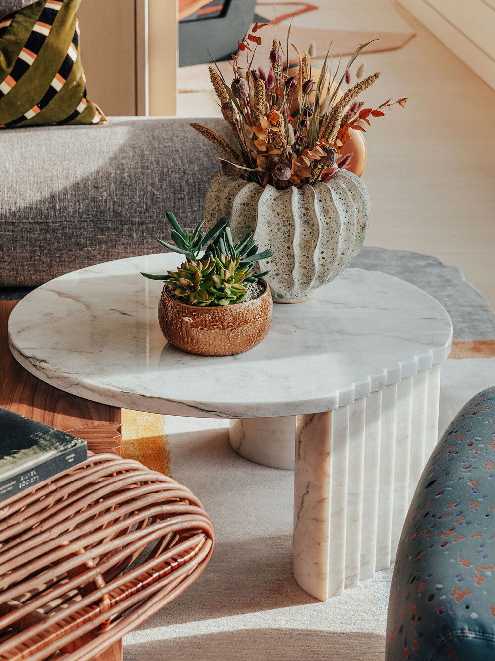 Coffee table with vase