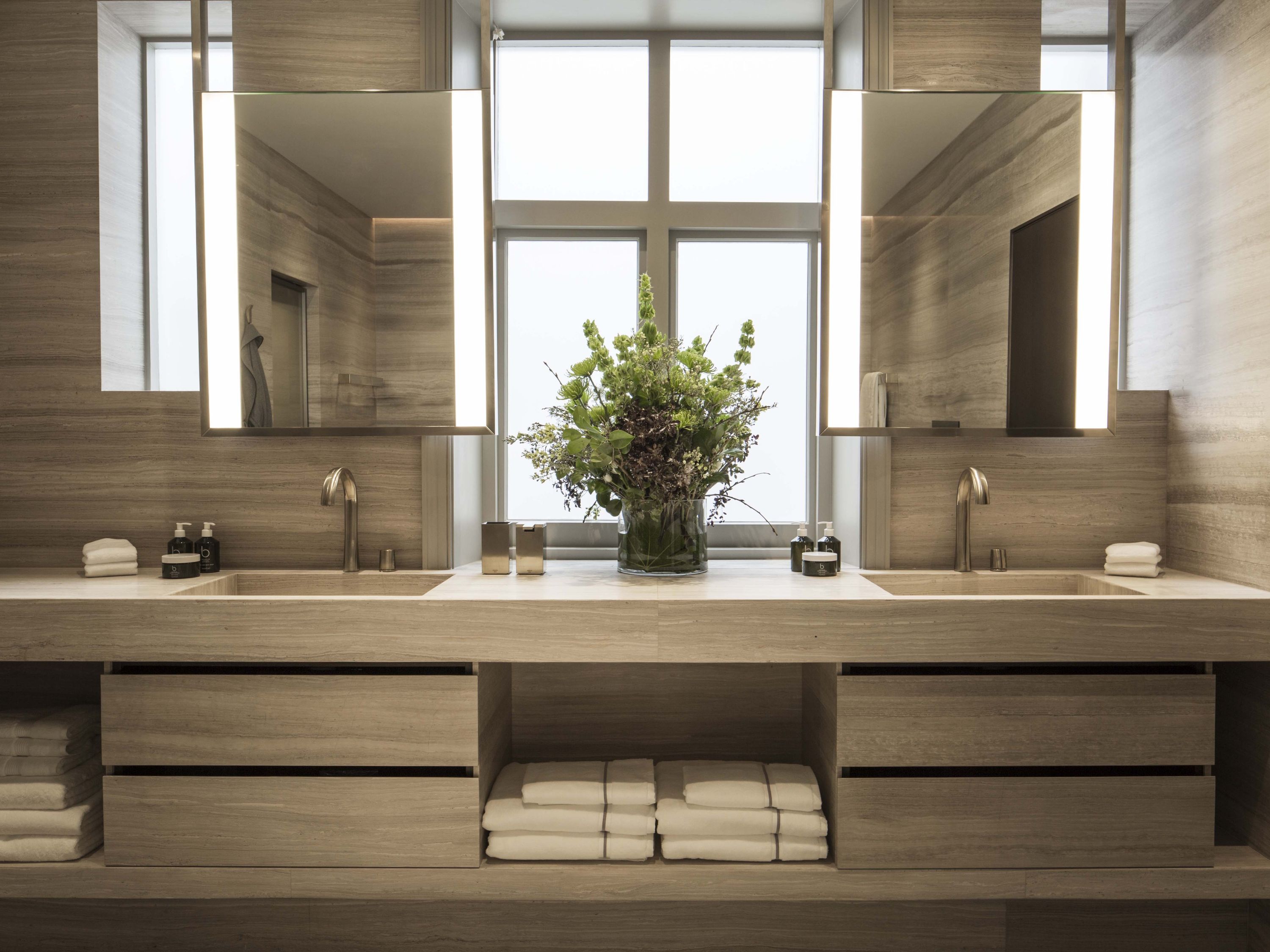 Knightsbridge Bathroom tollgard