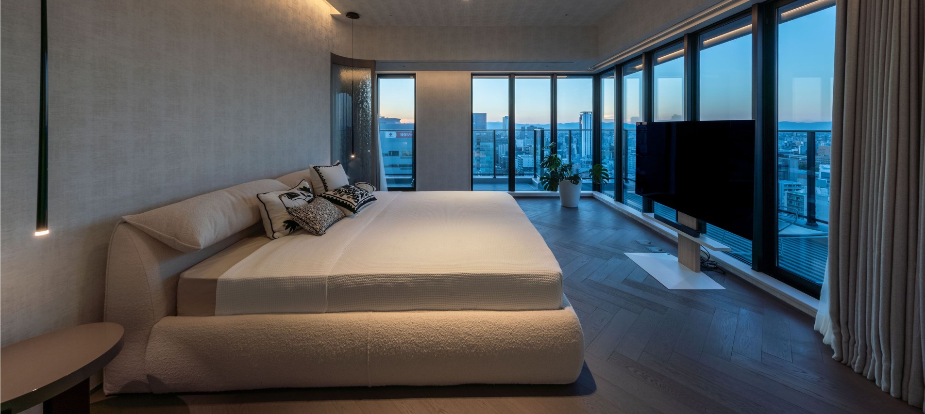 Bedroom overlooking skyline