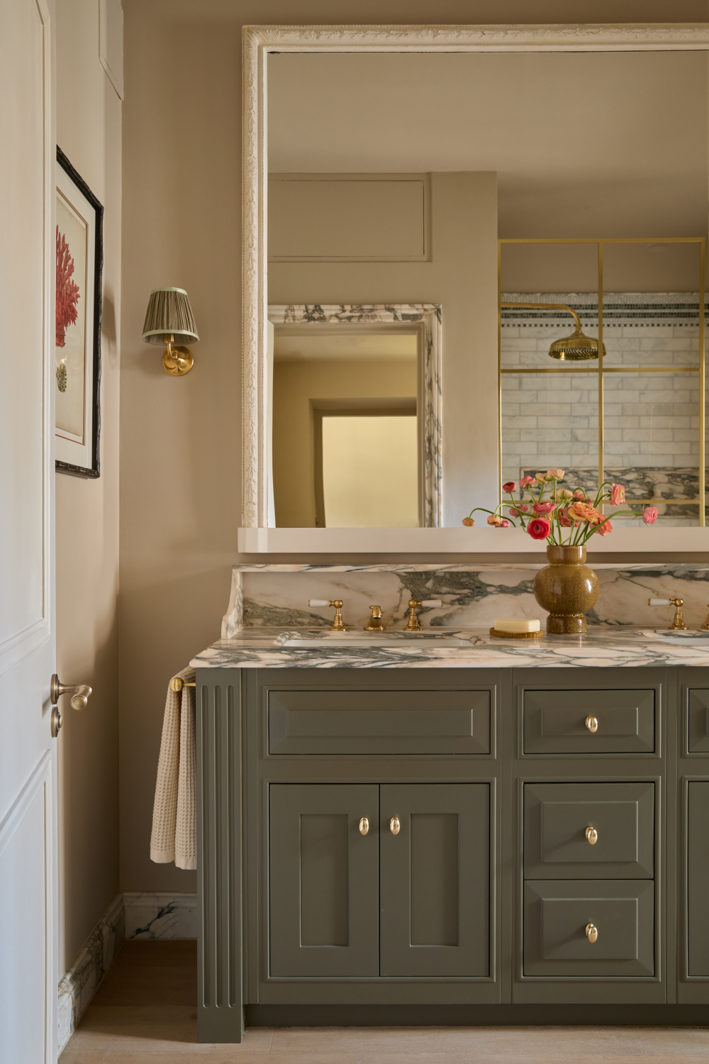 Bathroom side board