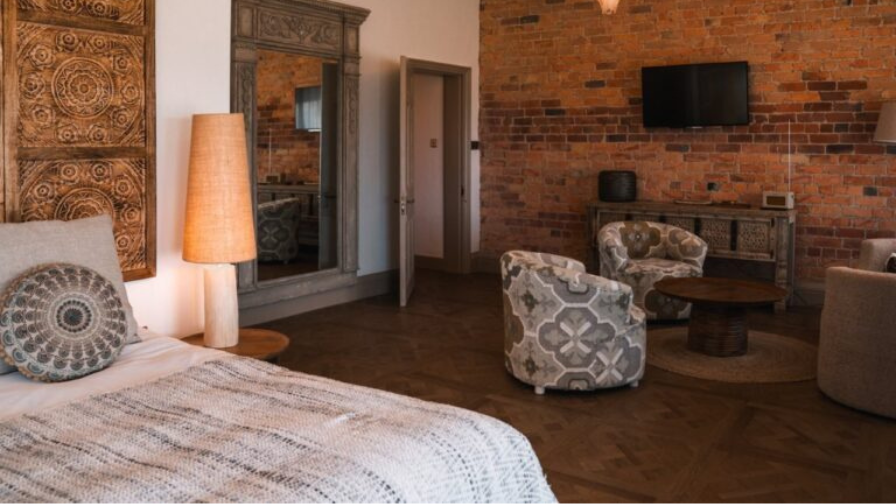 Grand Villa Heights - Bespoke Beds for Natural, Texture-Led Interiors 