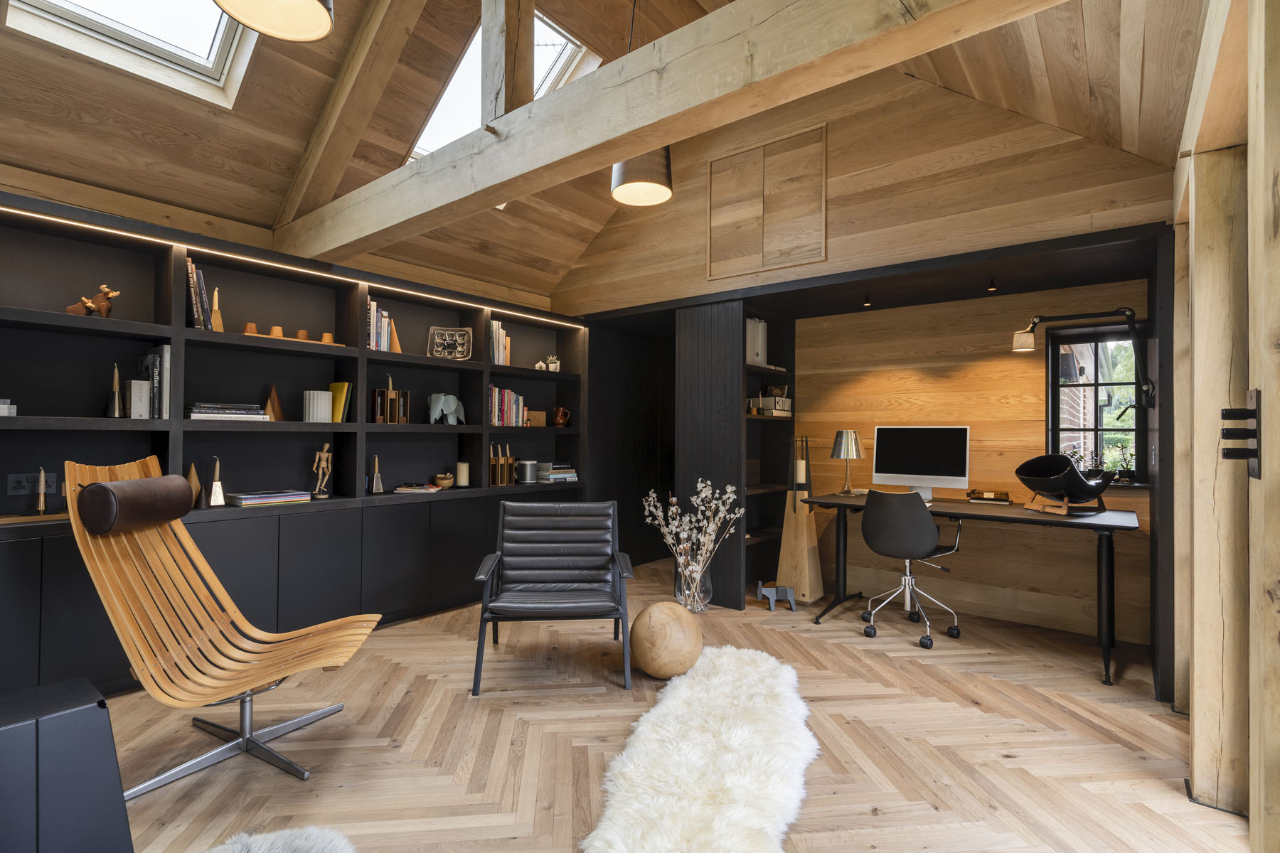 Studio One17 home office wood floor pattern in Oak