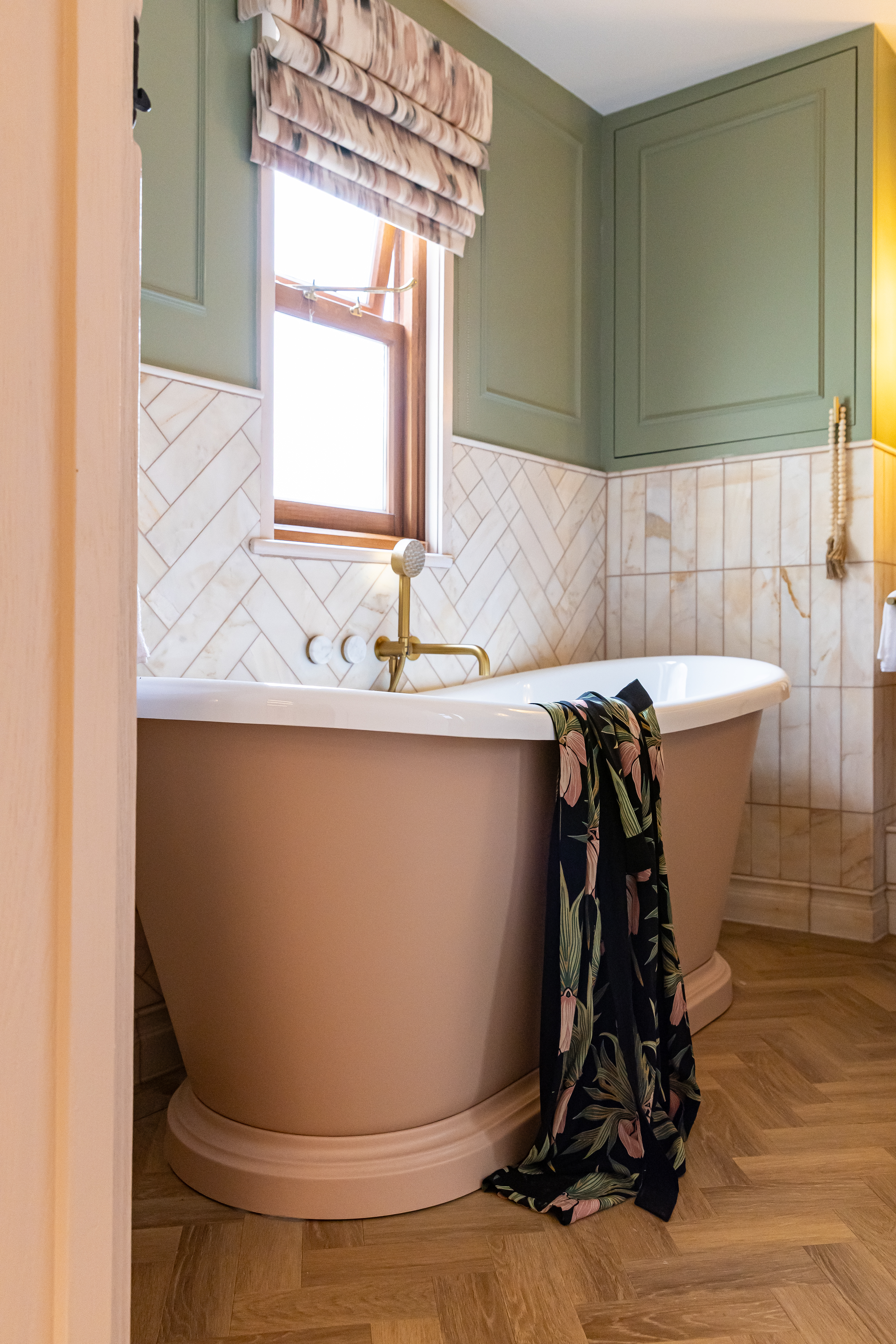 Freestanding custom painted bath