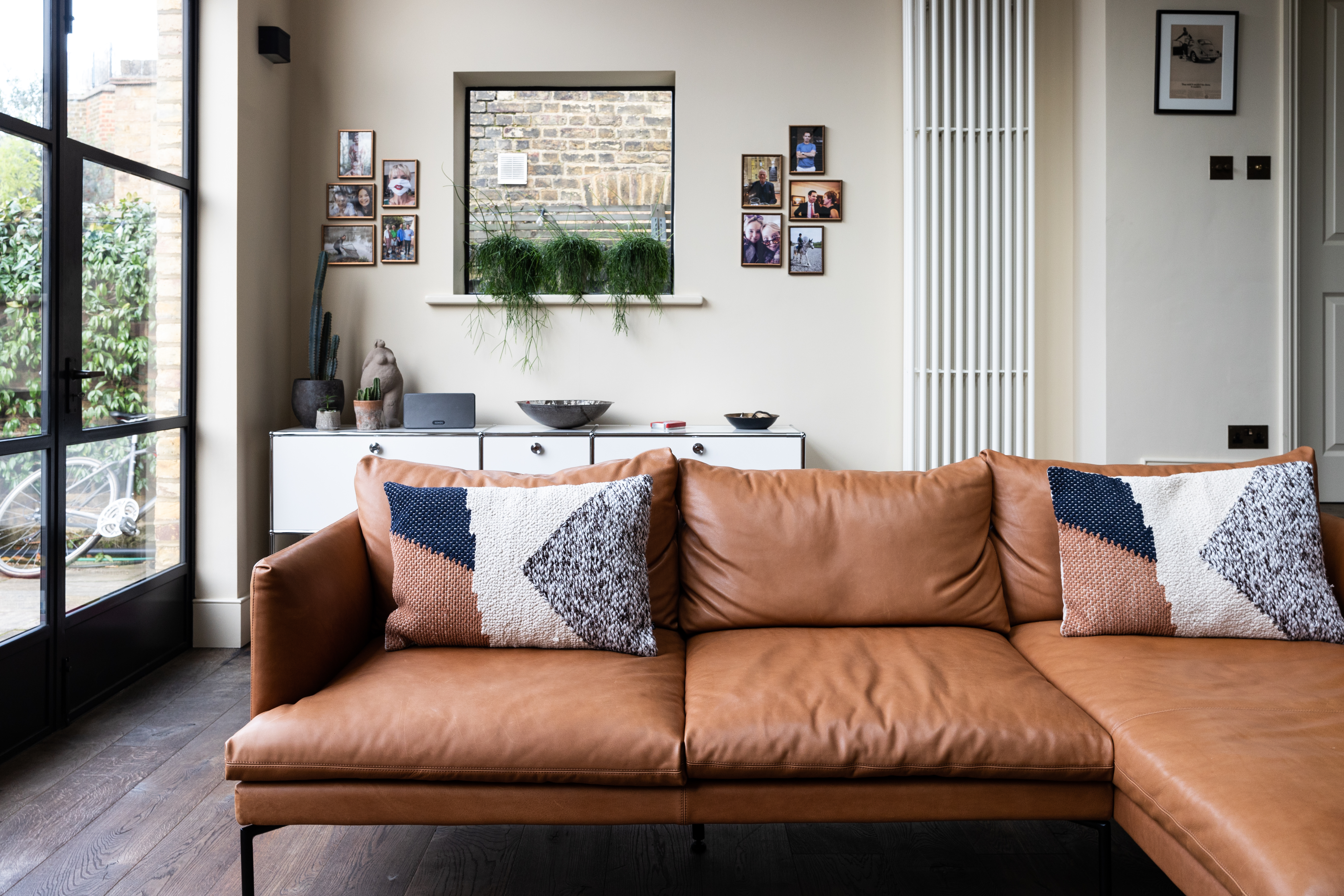 Richmond family home Family room design