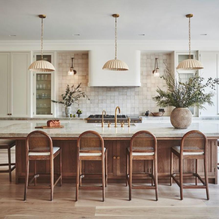 Dining room table