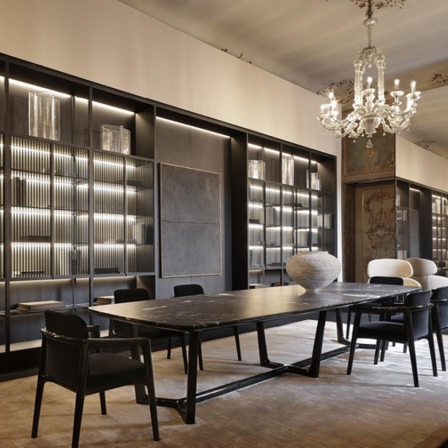 Long table